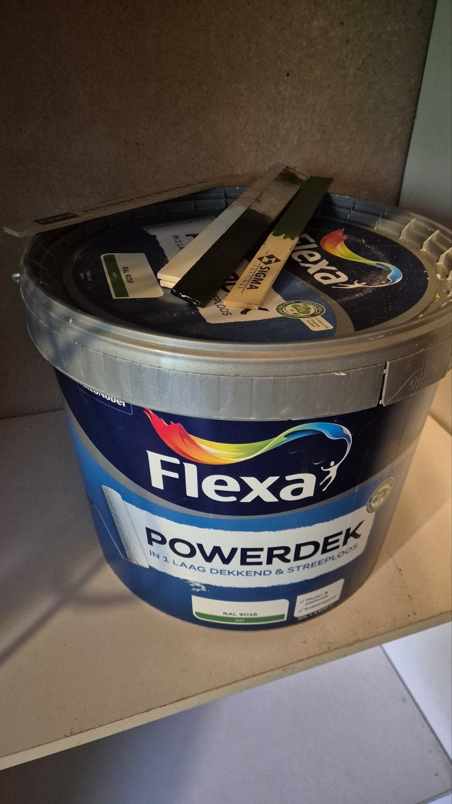 Gratis muurverf, Ophalen, Wit