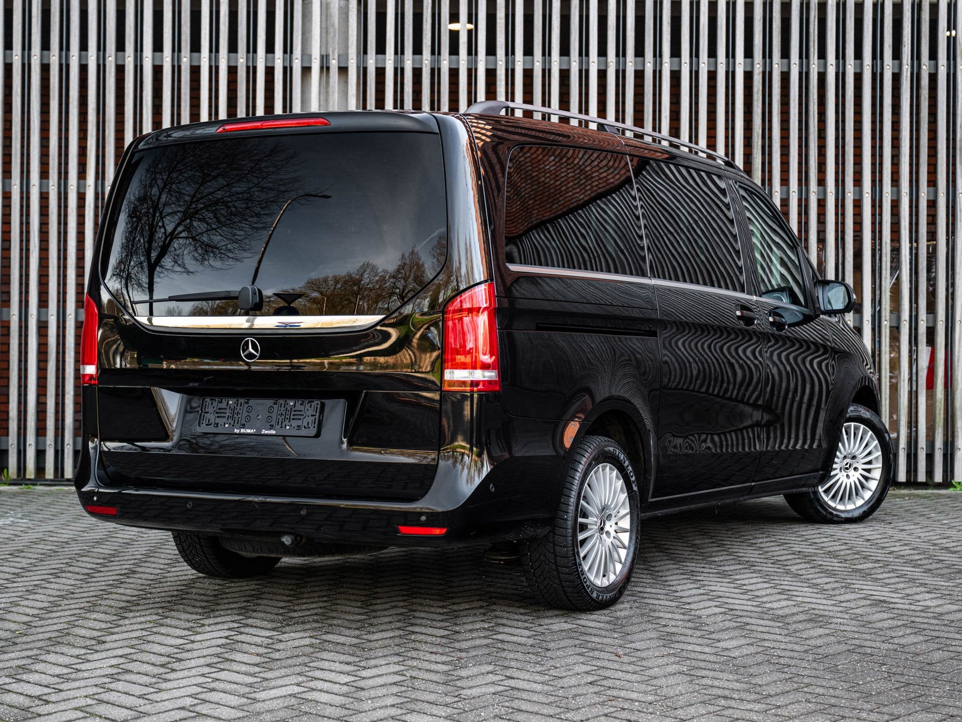 Mercedes-Benz V-klasse 220d AUT. 4-MATIC 7-Pers. |EX BTW/BPM, Auto's, Mercedes-Benz, Automaat, Gebruikt, Zwart, Bedrijf