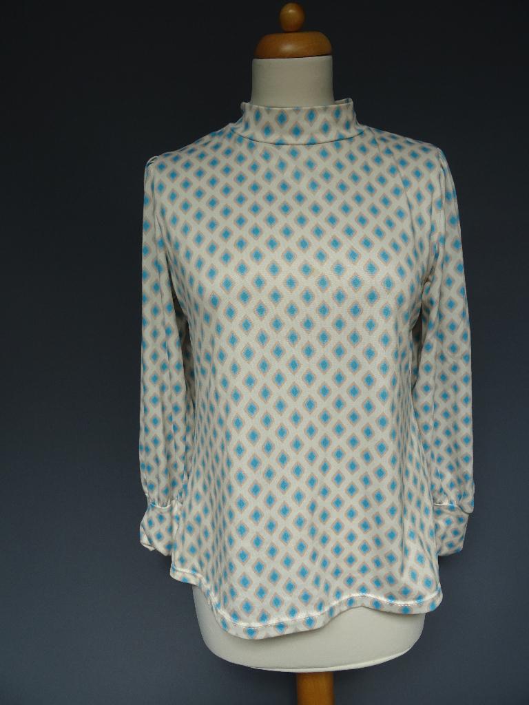 CHASTAR maat S/M, top met grafische print., Kleding | Dames, Maat 38/40 (M), Blauw, Ophalen of Verzenden, Zo goed als nieuw