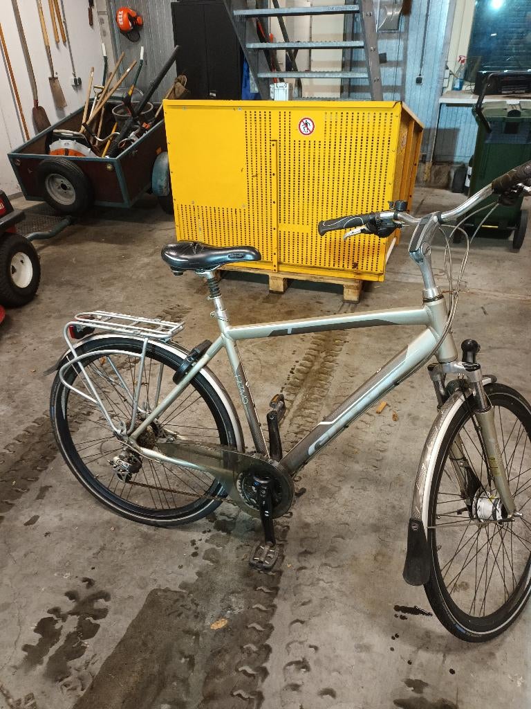Giant ultimo RS2 city trekking bike, Ophalen, Gebruikt, Versnellingen, Giant