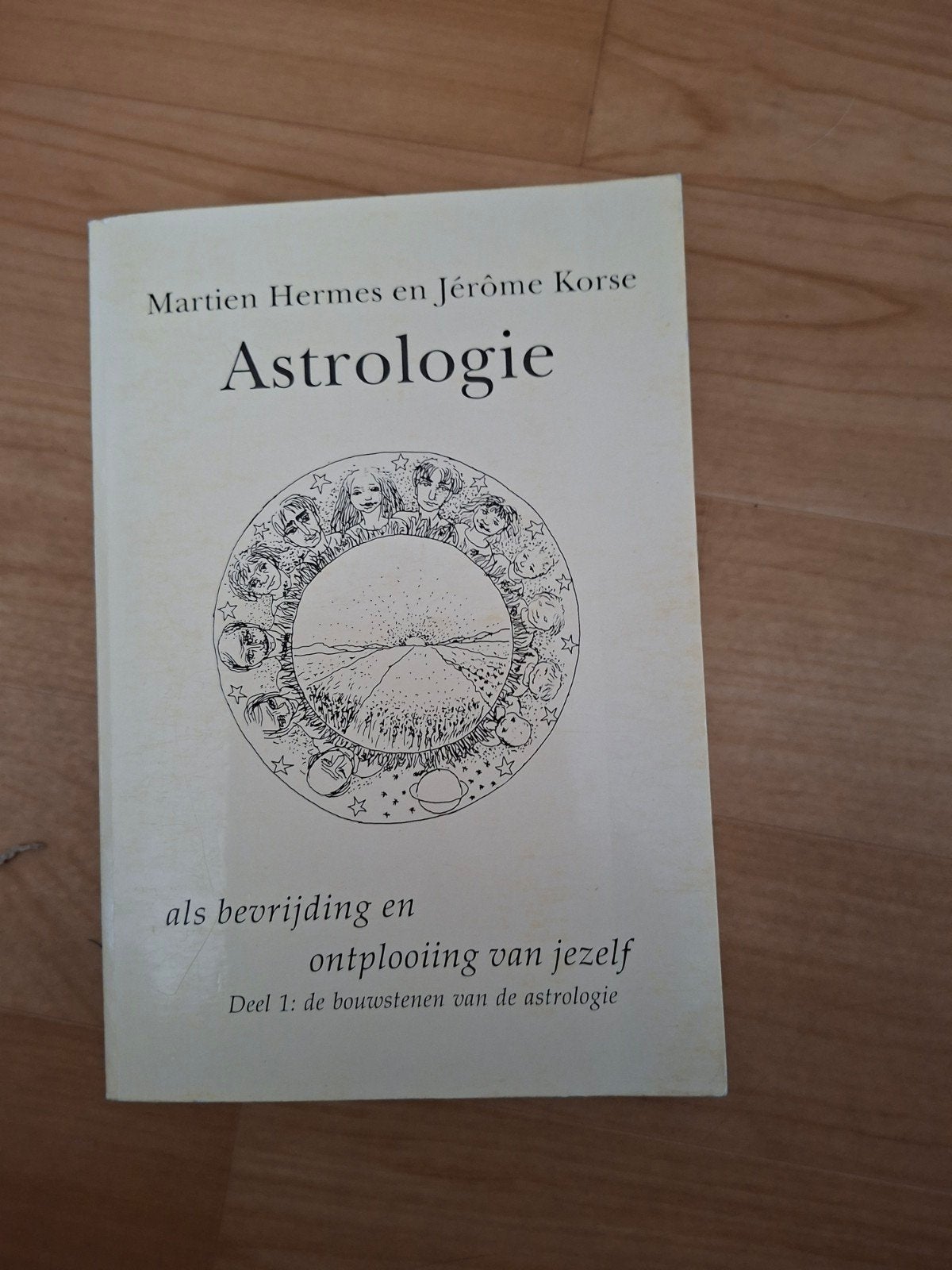 Astrologie als bevrijding en ontplooiing van jezelf, Gelezen, Achtergrond en Informatie, Astrologie, Ophalen of Verzenden