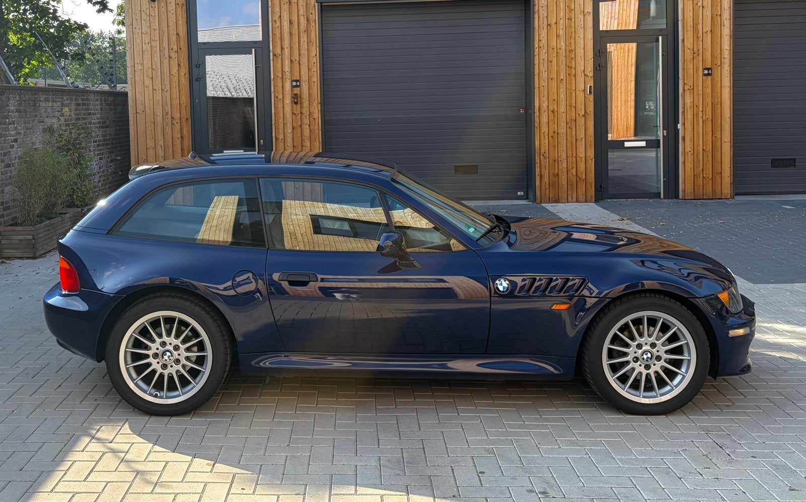 BMW Z3 2.8 automaat Coupe Uniek exemplaar !, Automaat, Achterwielaandrijving, Blauw, Leder