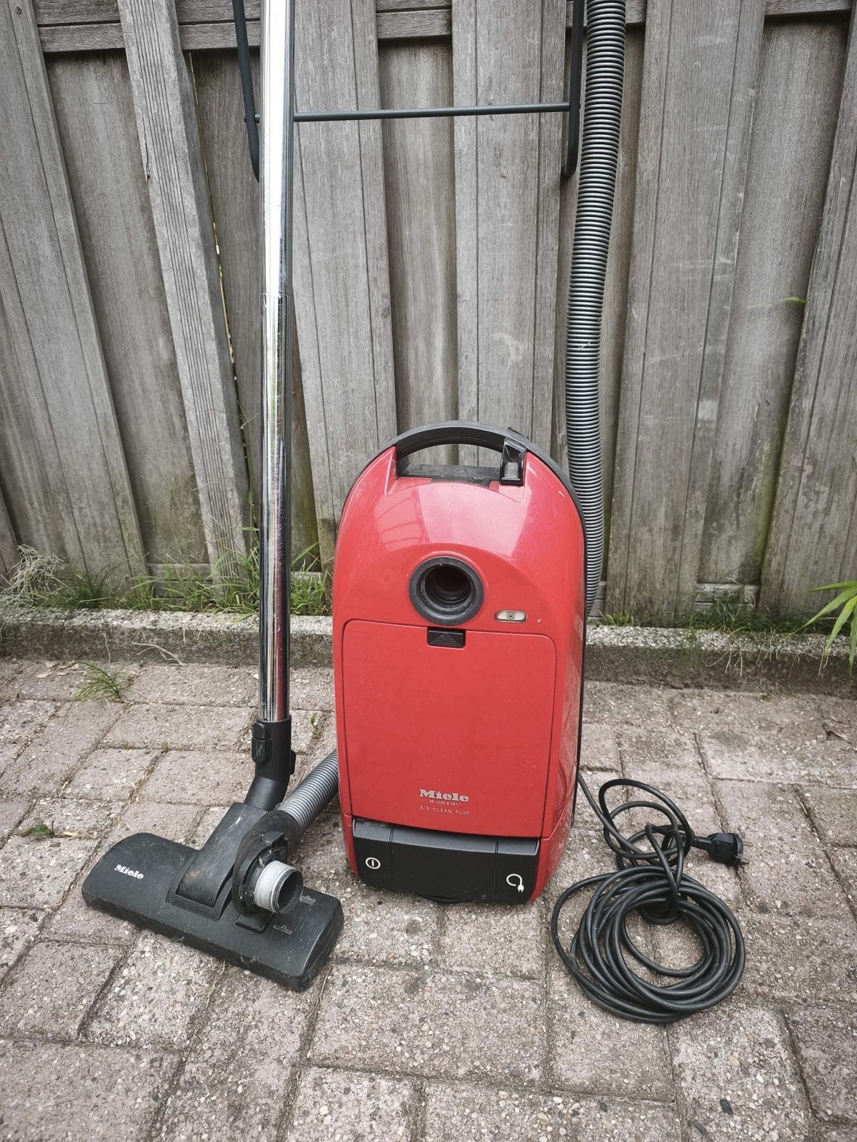 Miele De Luxe S247 stofzuiger - Krachtig en betrouwbaar, Witgoed en Apparatuur, Stofzuigers, Gebruikt, Miele, Sledestofzuiger