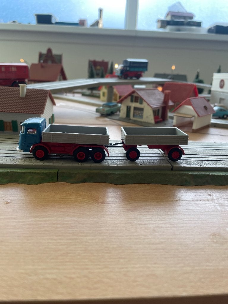 Vrachtwagen met aanhanger voor Faller AMS, Kinderen en Baby's, Overige merken, Ophalen of Verzenden, Elektrisch, Racebaan