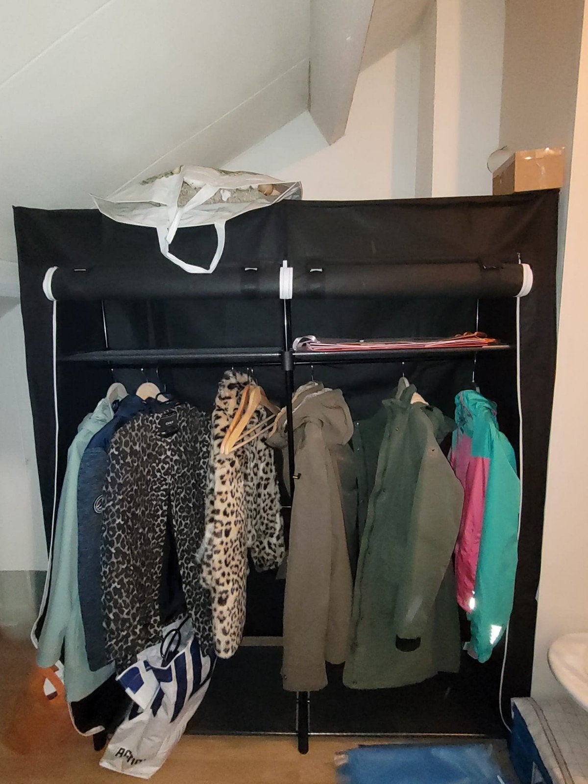 Stoffen Kledingkast - Zwart - Vliesstof/Metaal, Ophalen, 100 tot 150 cm, Met plank(en), Overige materialen