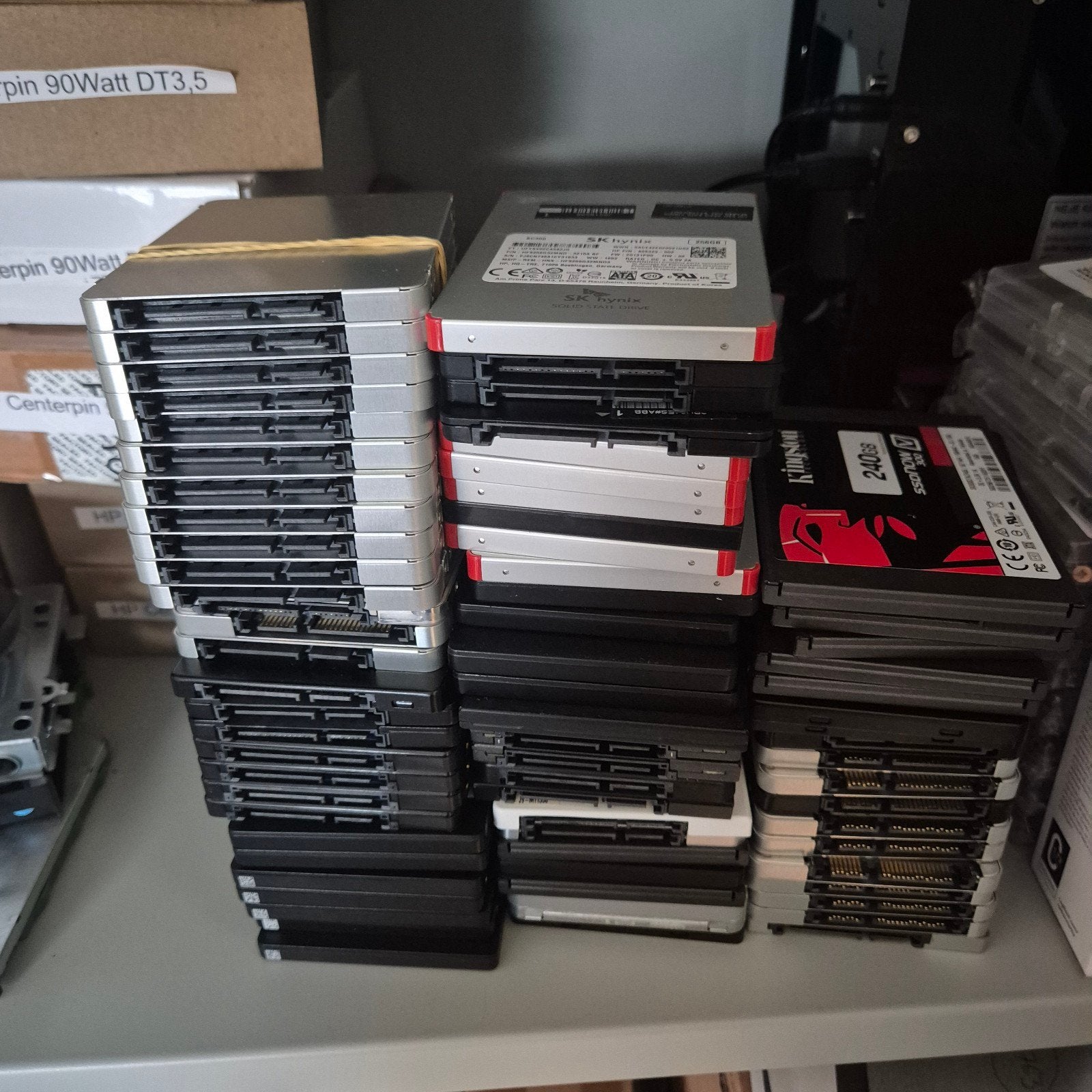 Diverse A merken 240/250/256Gb SSD 2,5" Sata, Computers en Software, Intern, Gebruikt, Kingston, Verzenden