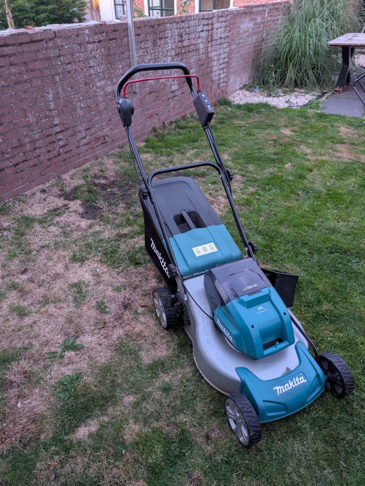 Makita DLM460 Accu Grasmaaier (2x18V / 36V) – 46 cm, Ophalen, Zo goed als nieuw, Opvangzak, 40 t/m 49 cm
