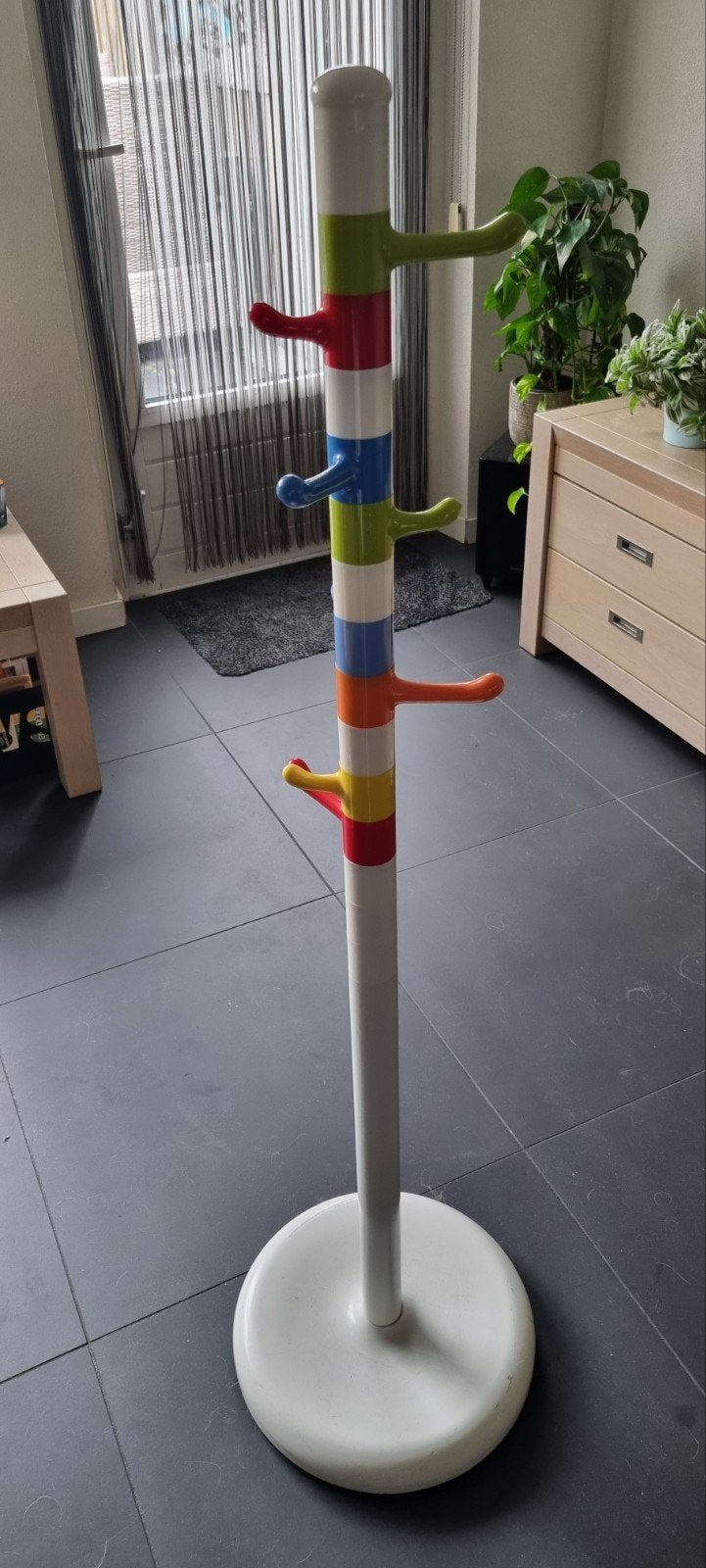 Leuke (kinder) kapstok, Ophalen, Kunststof, Gebruikt, 100 tot 150 cm