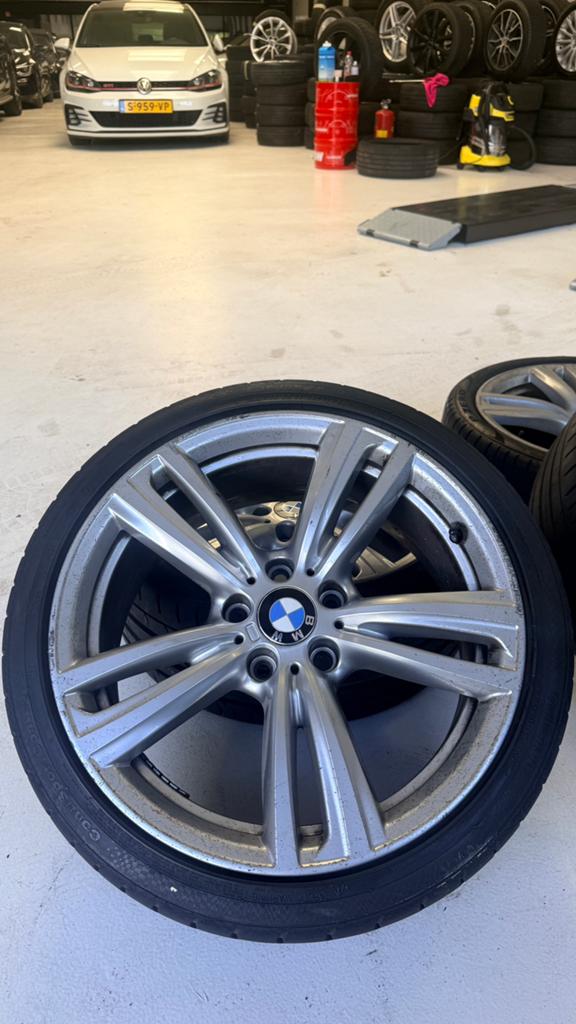 BMW Velgen met Zomerbanden, Auto-onderdelen, Banden en Velgen, Gebruikt, Banden en Velgen, 235 mm, Personenwagen