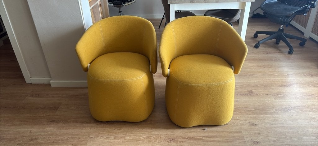 gele fauteuil van Patricia Urquiola, Huis en Inrichting, Fauteuils, Ophalen, Gebruikt, 75 tot 100 cm, 50 tot 75 cm