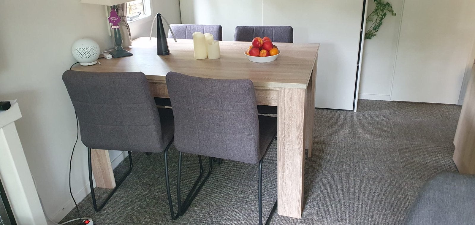 Eetkamertafel en 4 stoelen, Huis en Inrichting, Ophalen