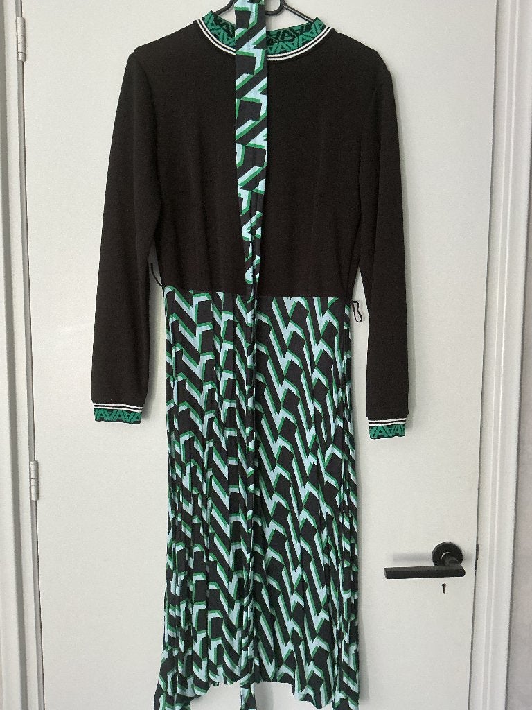 Nieuwe jurk van Ana Alcázar, Kleding | Dames, Maat 38/40 (M), Zwart, Nieuw, Ophalen of Verzenden