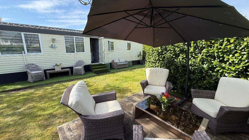 INSTAPKLAAR!  Ruim Chalet op schitterende plek, 100% Privacy, Caravans en Kamperen, Tot en met 4