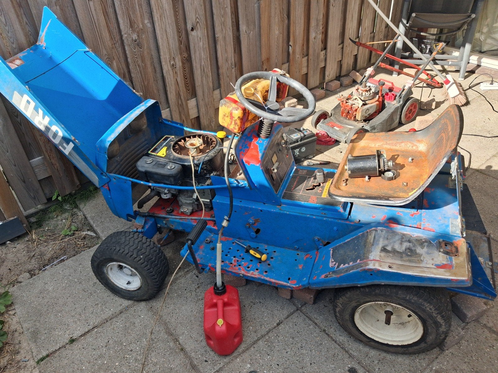 Opknapper zitmaaier - Ford (veel werk aan), Tuin en Terras, Zitmaaiers, Ophalen of Verzenden