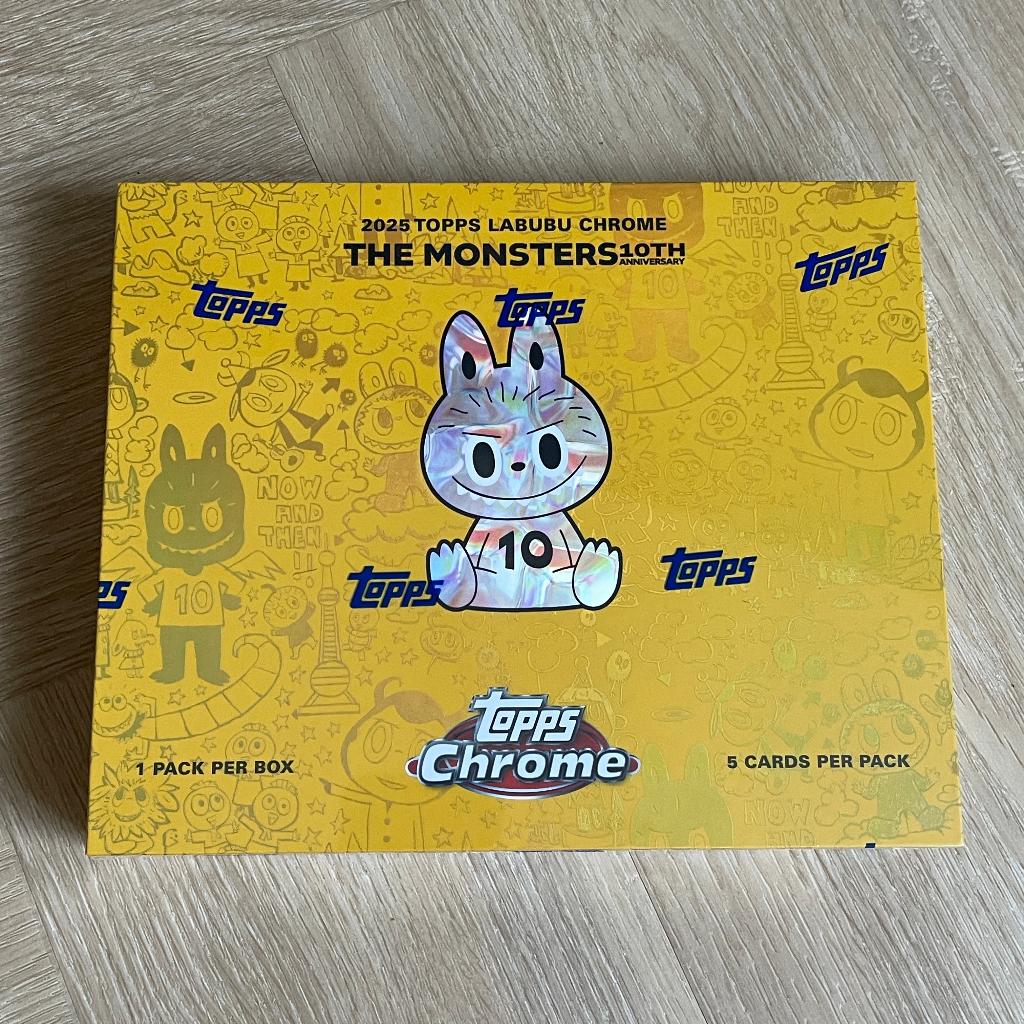 ≥ Topps Chrome Labubu 2025 Hobby Box — Verzamelkaartspellen