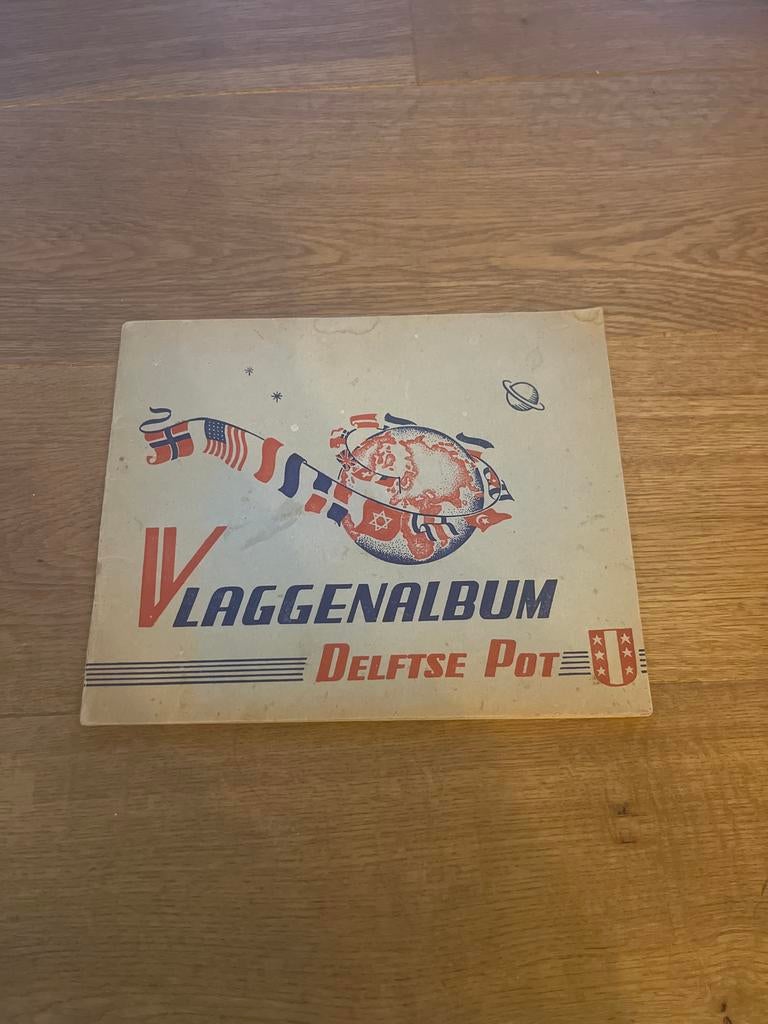 Vintage Vlaggenalbum van de Gehele wereld - Deel 1, Ophalen of Verzenden, Gebruikt
