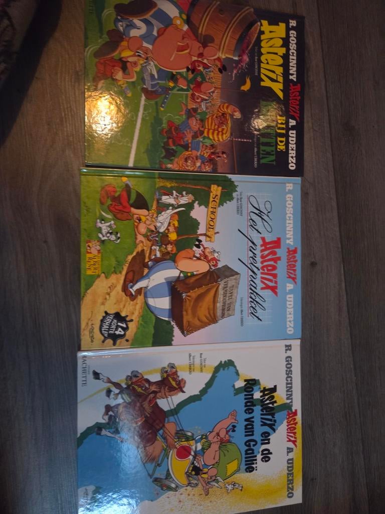Asterix stripboeken - 3 delen, Meerdere stripboeken, Ophalen of Verzenden, Zo goed als nieuw, René Goscinny en Albert Uderzo