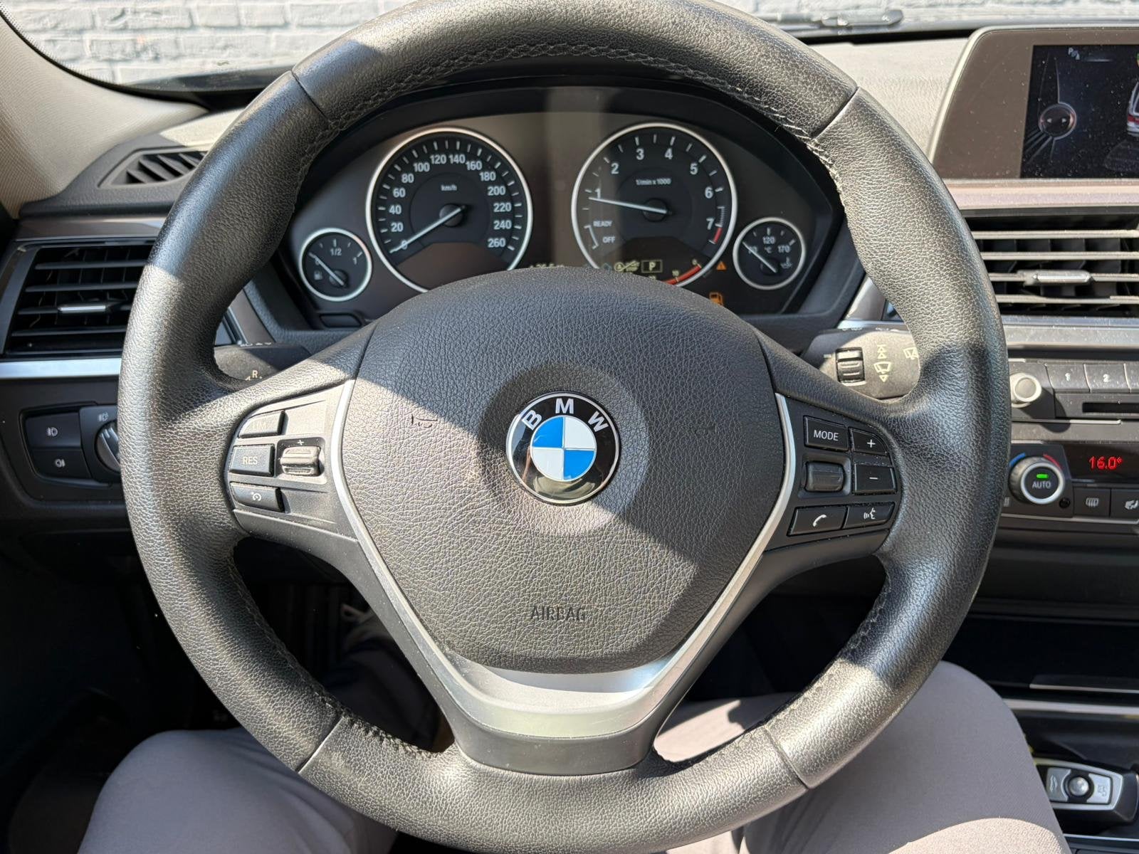 BMW 3 Serie Touring 136PK Automaat Leder+Verwarmd Sportstoel, Auto's, Automaat, Gebruikt, 4 cilinders, 1445 kg