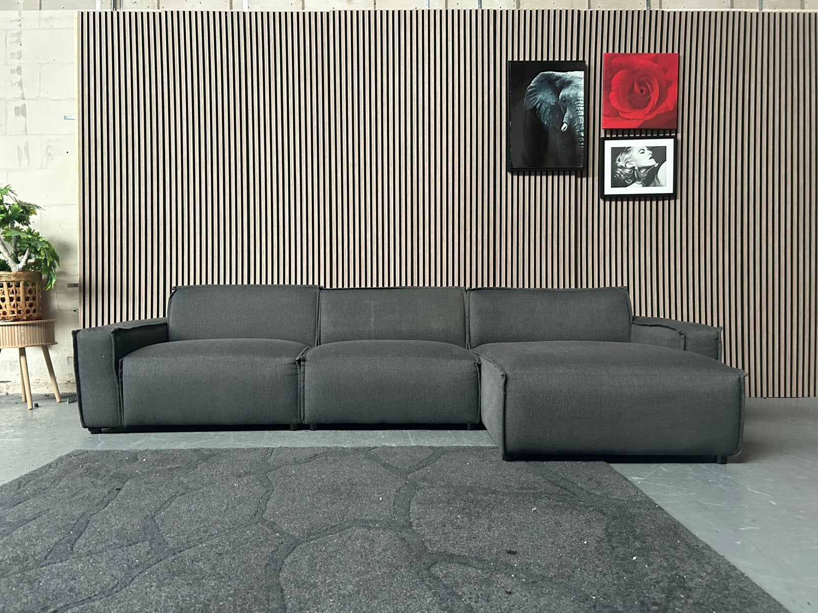 GRATIS LEVERING DONKER GRIJZE HOEKBANK 320X153 GEREINIGD, Loungebank, Hoekbank, 300 cm of meer, Ophalen of Verzenden