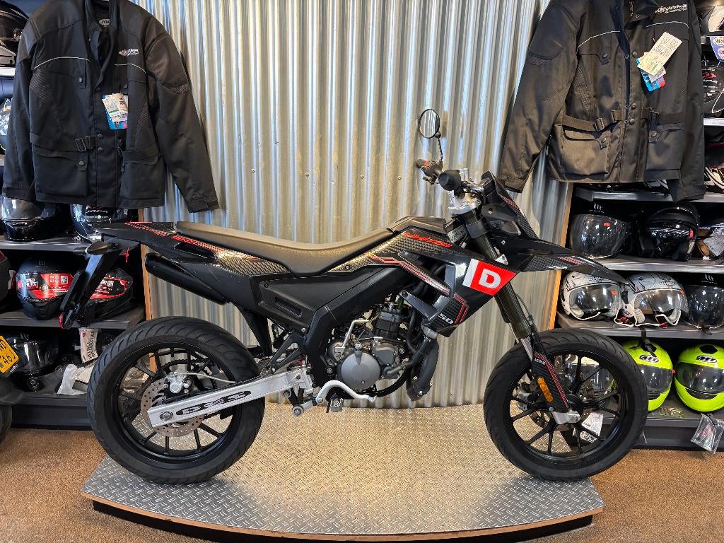 Derbi Limited schakelbrommer echt in nieuwstaat, 6 versnellingen, Maximaal 45 km/u, Ophalen of Verzenden, Zo goed als nieuw