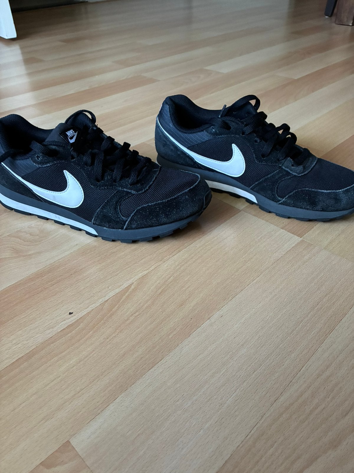 MD runner 2 nike maat 42 (valt als 41,5), Ophalen of Verzenden, Zo goed als nieuw, Nike