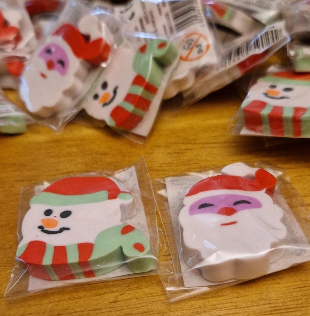 Partijtje 200 kerst gummen, Ophalen of Verzenden, Nieuw, Overige typen