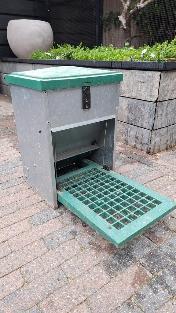 Feedomatic voerbak kippen, Dieren en Toebehoren, Ophalen of Verzenden, Drinken en Voederen