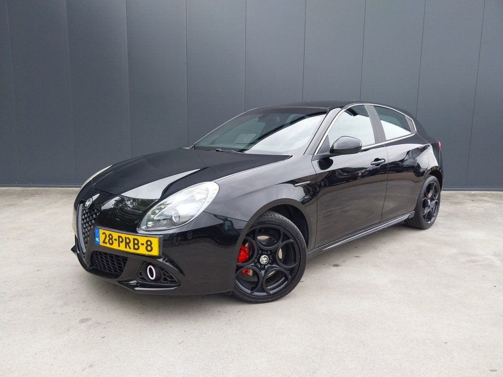 Alfa Romeo Giulietta 1.4 T 170 PK Distinctive CAMERA HALF LE, Auto's, Voorwielaandrijving, Euro 5, Gebruikt, Automatische klimaatregeling