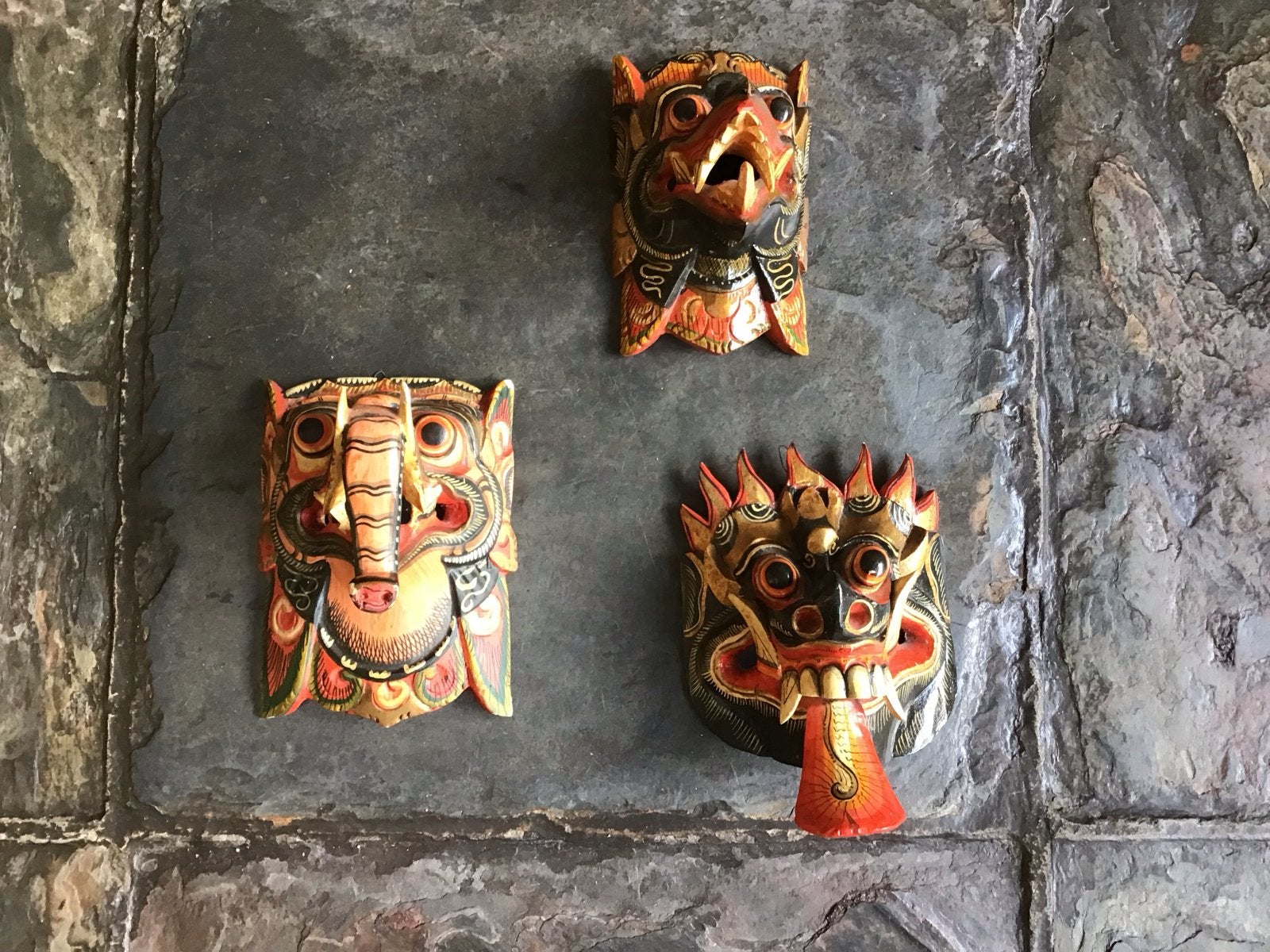 Set van 3 handgesneden Balinese houten maskers, Antiek en Kunst, Hout, Masker, Handgemaakt, Ophalen of Verzenden