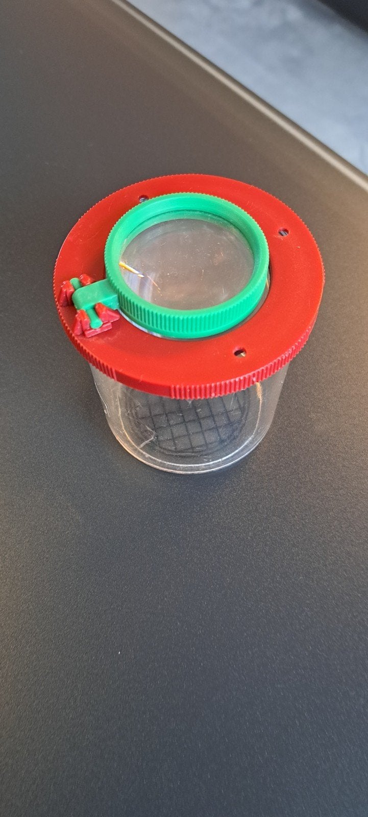 Insektenpotje met loep er op., Ophalen of Verzenden, Zo goed als nieuw