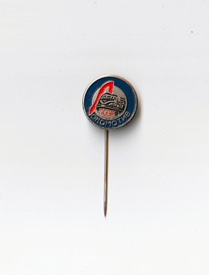 volmetaal voetbal speld Lokomotiv Moscow USSR Rusland, Ophalen of Verzenden, Zo goed als nieuw, Overige onderwerpen, Speldje of Pin