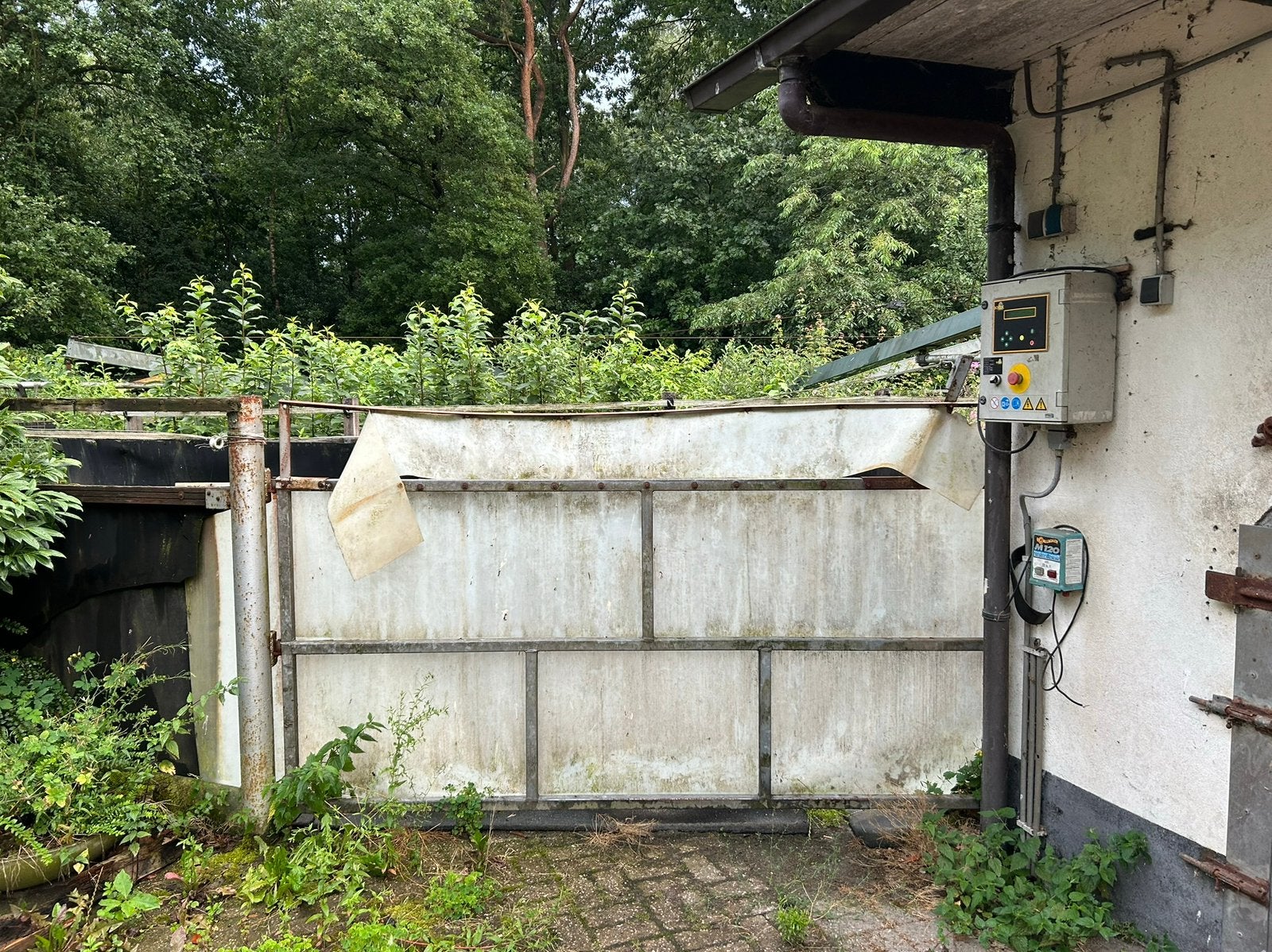 Weidehek / stalen poort met betonnen voet, Ophalen, Gebruikt
