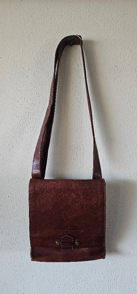 Vintage bruine leren schoudertas van castelijn & beerens, Ophalen of Verzenden, Gebruikt, Bruin, Schoudertasje
