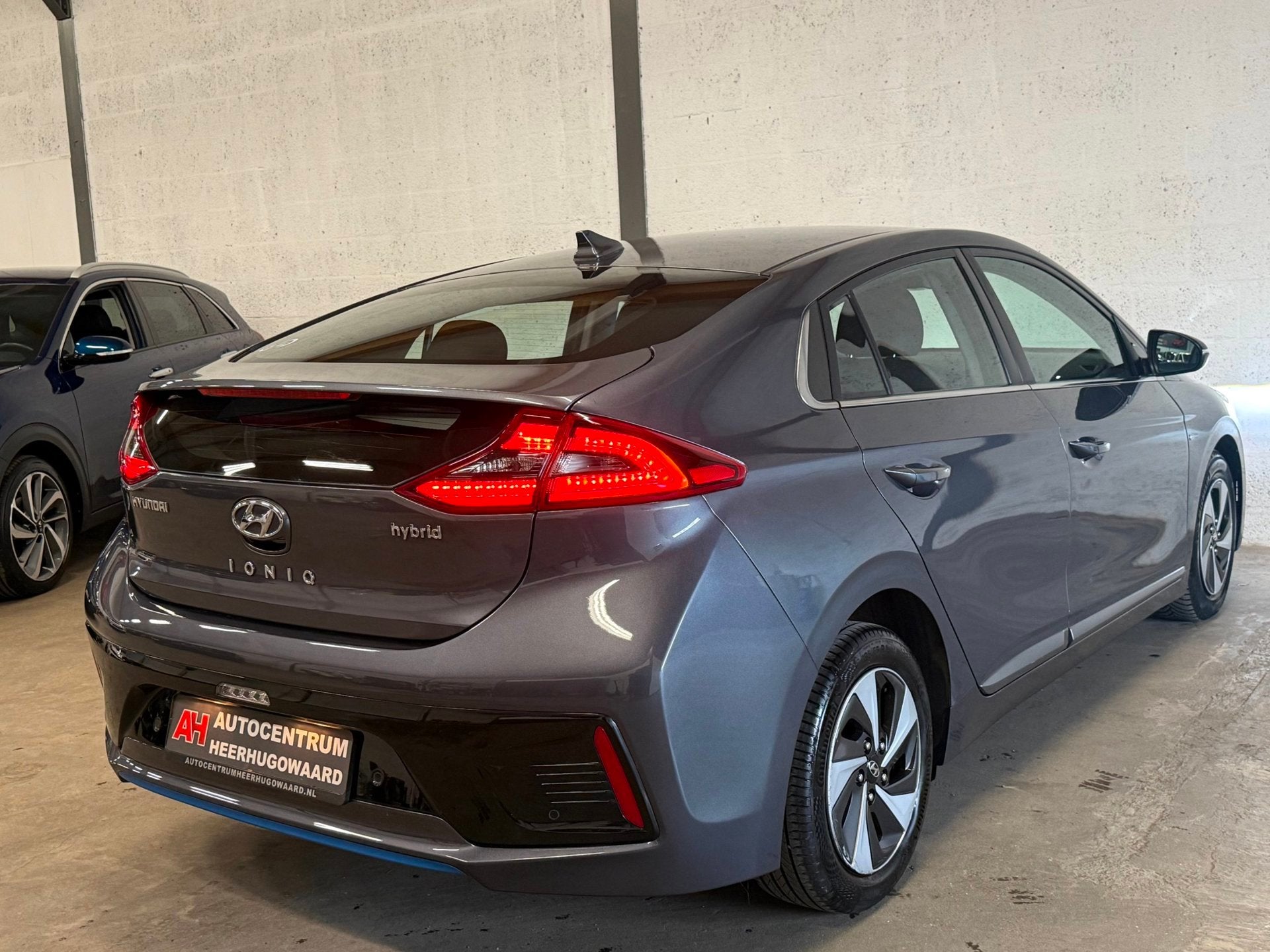 Hyundai IONIQ 1.6 GDi Hybride Aut|Navi|Infinity|Camera|Deale, Stof, Gebruikt, Bedrijf, IONIQ