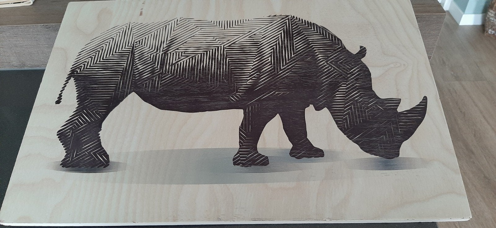 Houten wanddecoratie neushoorn, Ophalen of Verzenden, Zo goed als nieuw, Overige onderwerpen, Onbekend
