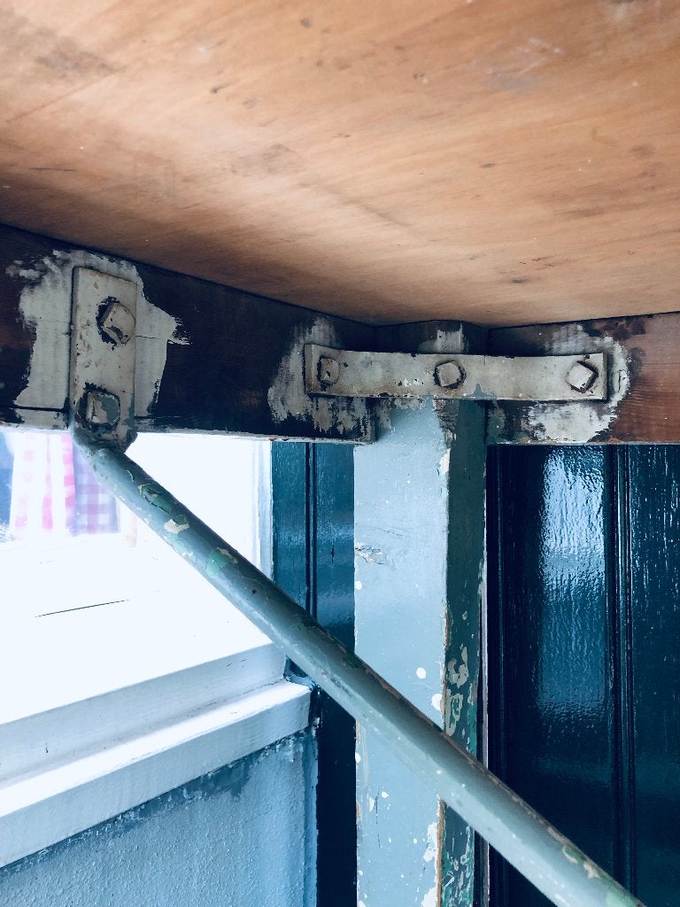 Foto 13 van Vintage tafel / werkbank