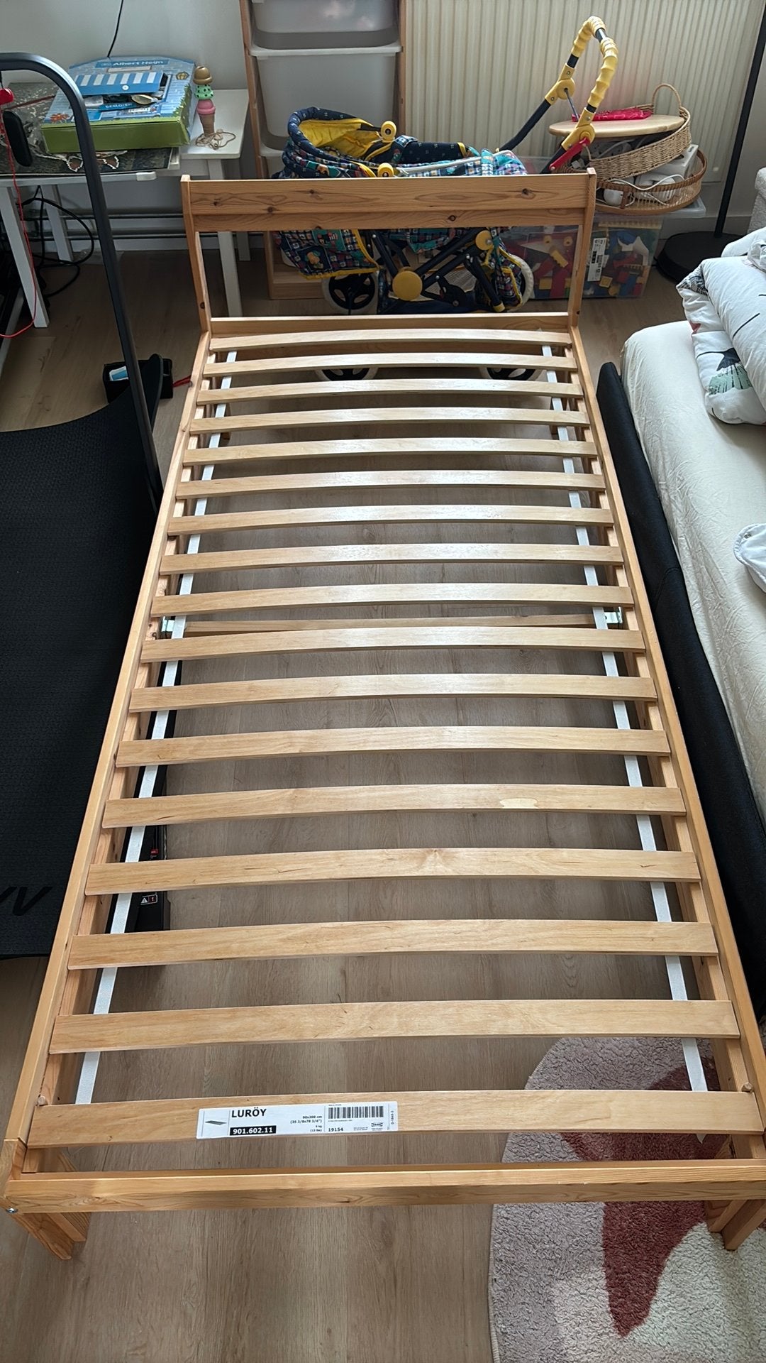 Houten bed met lattenbodem, Ophalen, 90 cm, Hout, Zo goed als nieuw