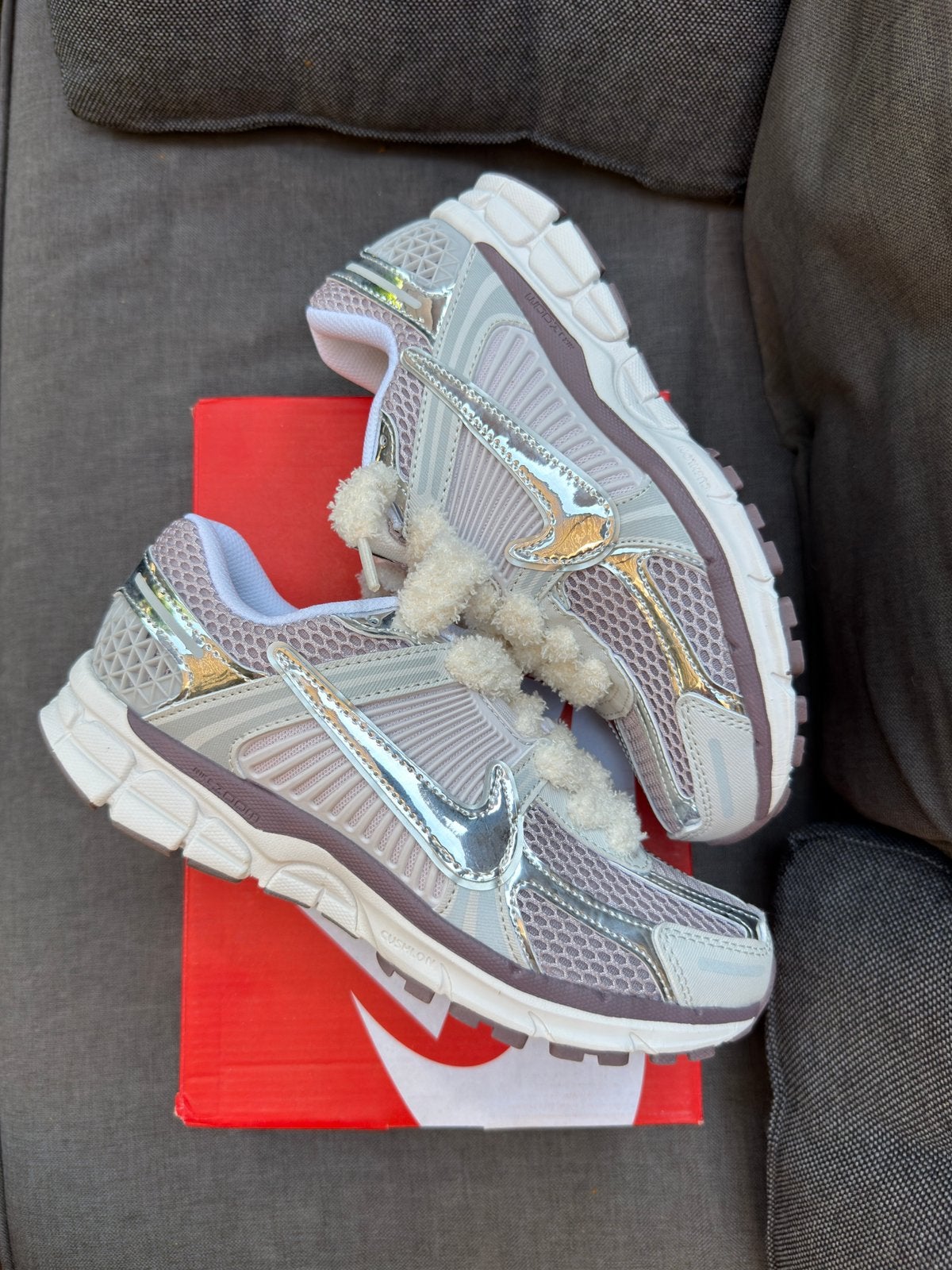 Nike Zoom Vomero 5 Grey Lila Maat 41, Overige kleuren, Nieuw, Ophalen of Verzenden, Sneakers of Gympen