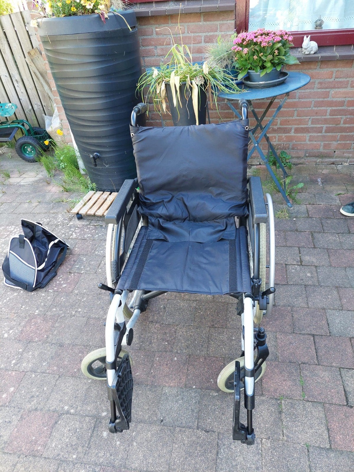 Zo goed als nieuwe rolstoel met kussentje, Diversen, Rolstoelen, Ophalen, Inklapbaar, Zo goed als nieuw, Duwrolstoel