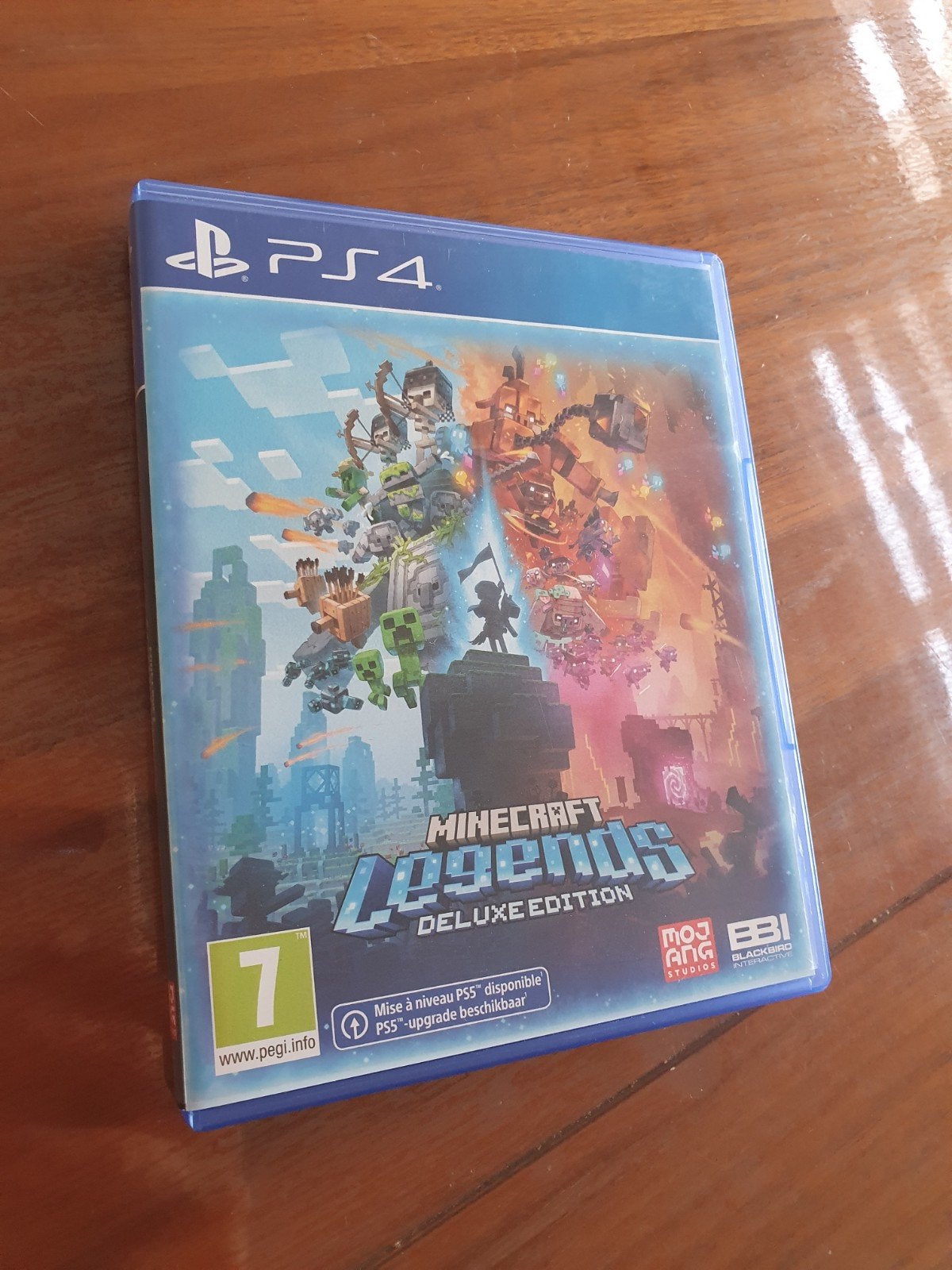 Minecraft Legends Deluxe Edition PS4 (PS5 upgrade), Online, Ophalen of Verzenden, Zo goed als nieuw, 3 spelers of meer