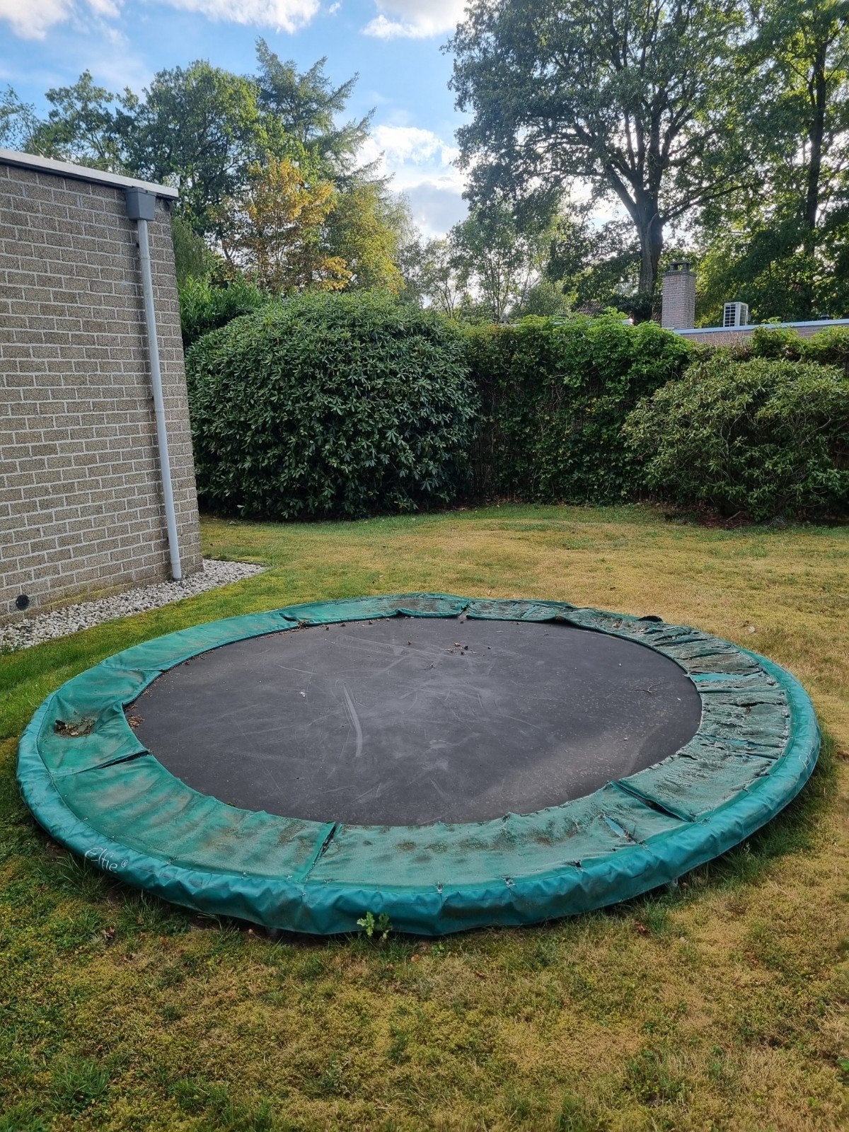 Gratis grote trampoline van merk Elfje: lees beschrijving, Kinderen en Baby's, Speelgoed | Buiten | Trampolines, Ophalen, Gebruikt