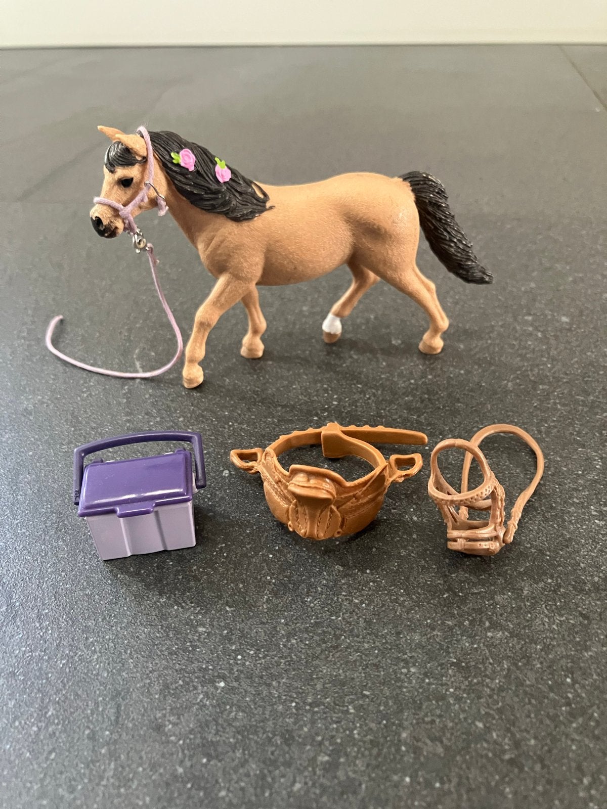 Schleich paard met accessoires, Ophalen of Verzenden, Zo goed als nieuw