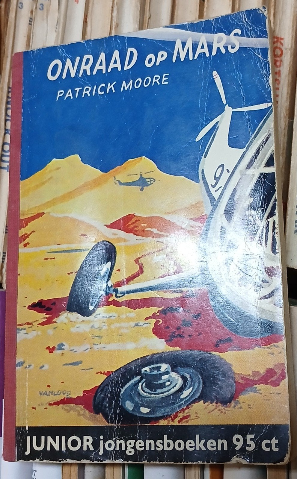Onraad op Mars - Patrick Moore (Junior jongensboeken), Ophalen of Verzenden, Gelezen, Fictie algemeen