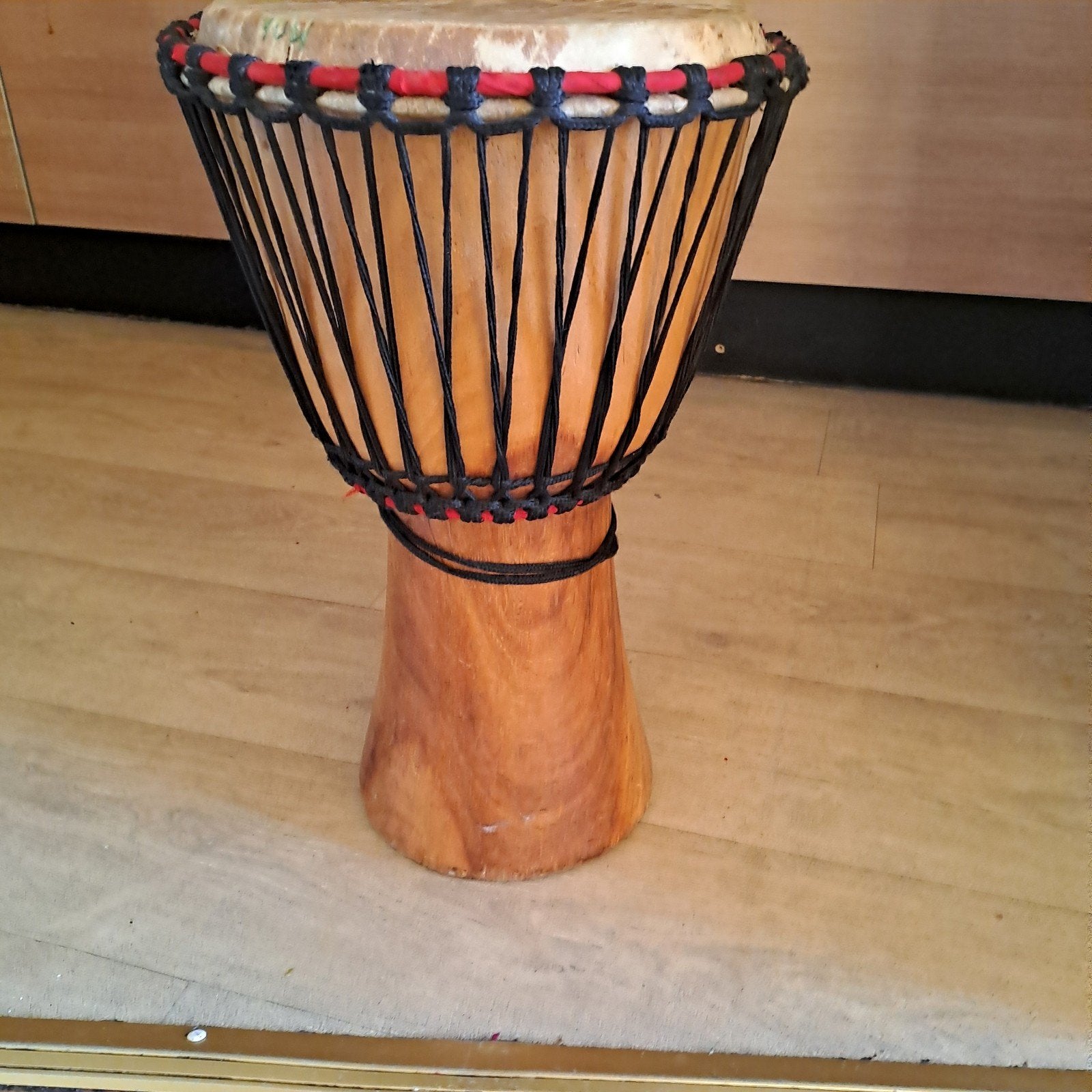 Authentieke Ghaneze Djembe, Muziek en Instrumenten, Percussie, Ophalen, Gebruikt, Trommel