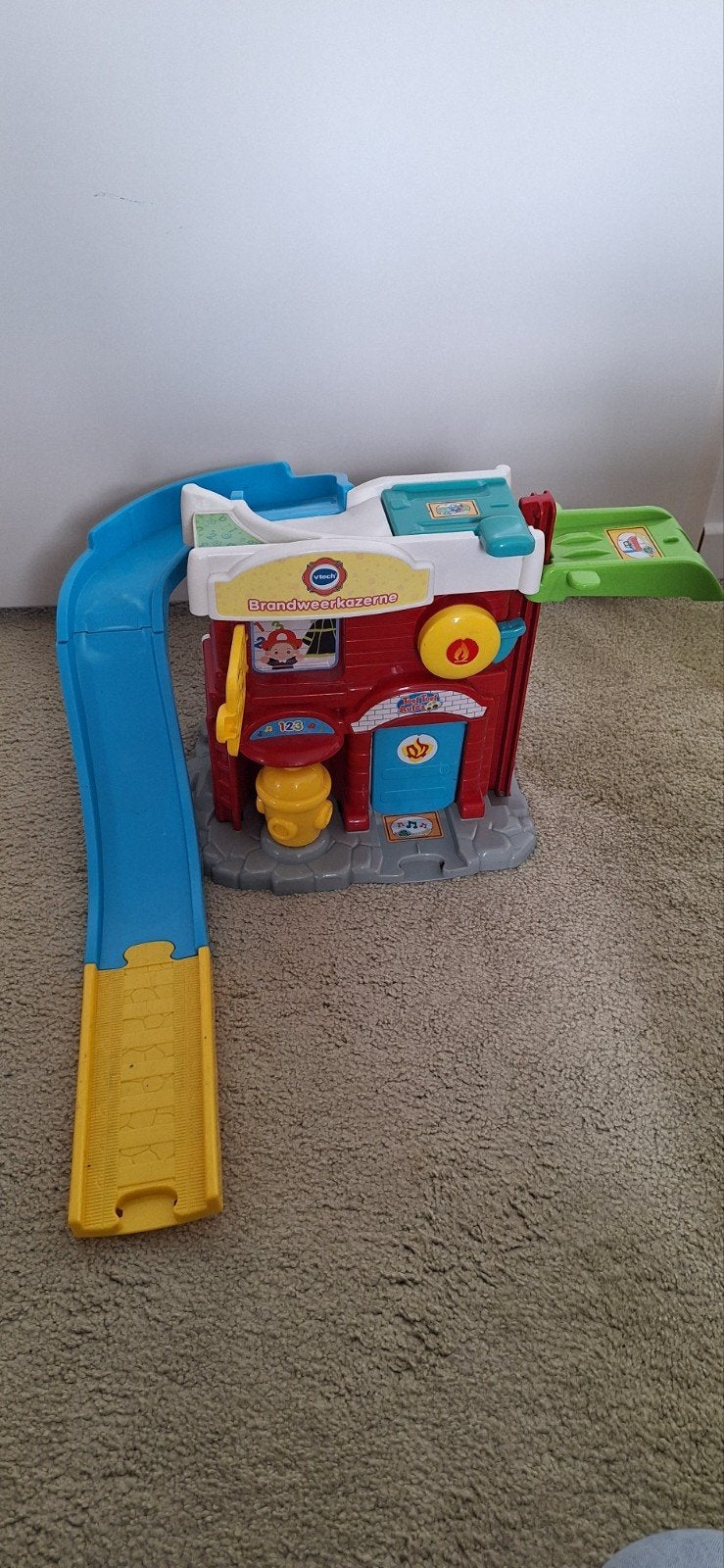 Vtech Toet Toet brandweerkazerne, wasstraat en aut, Ophalen of Verzenden, Gebruikt, 2 tot 4 jaar