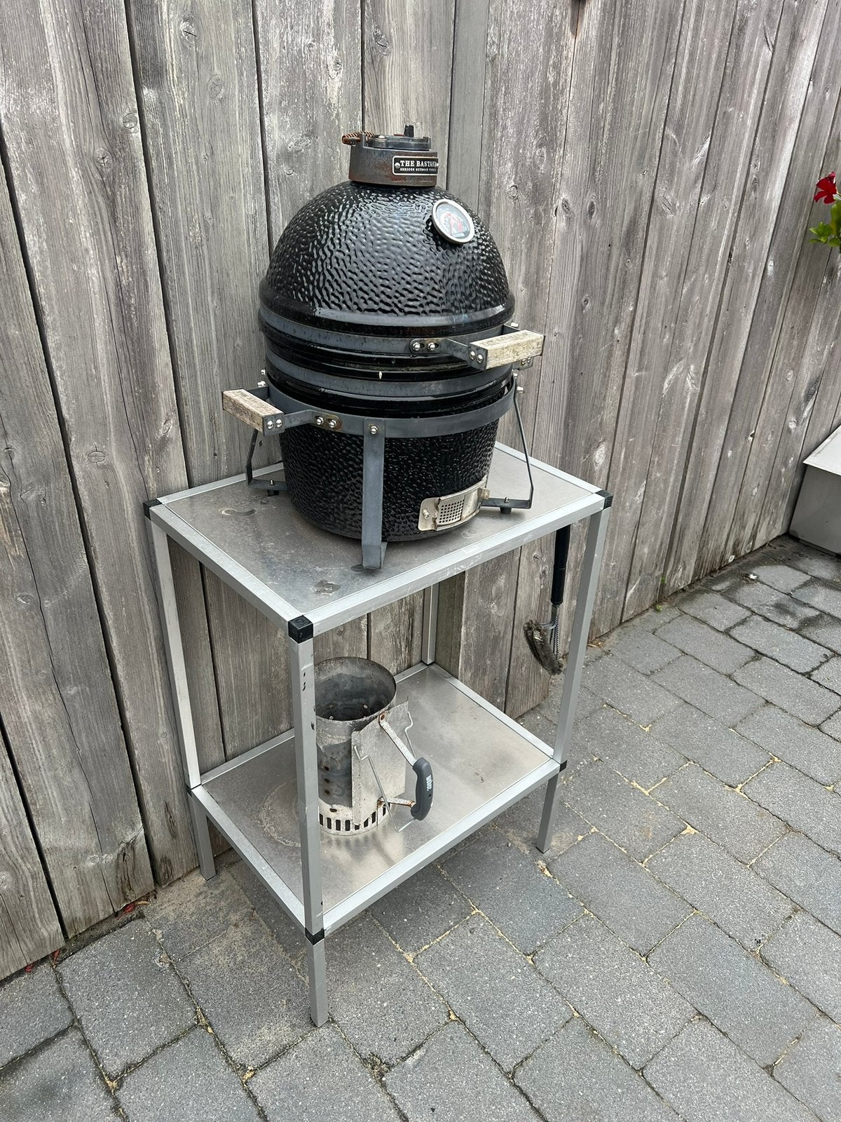 The bastard compact incl tafel, Tuin en Terras, Ophalen, Gebruikt, Met accessoires