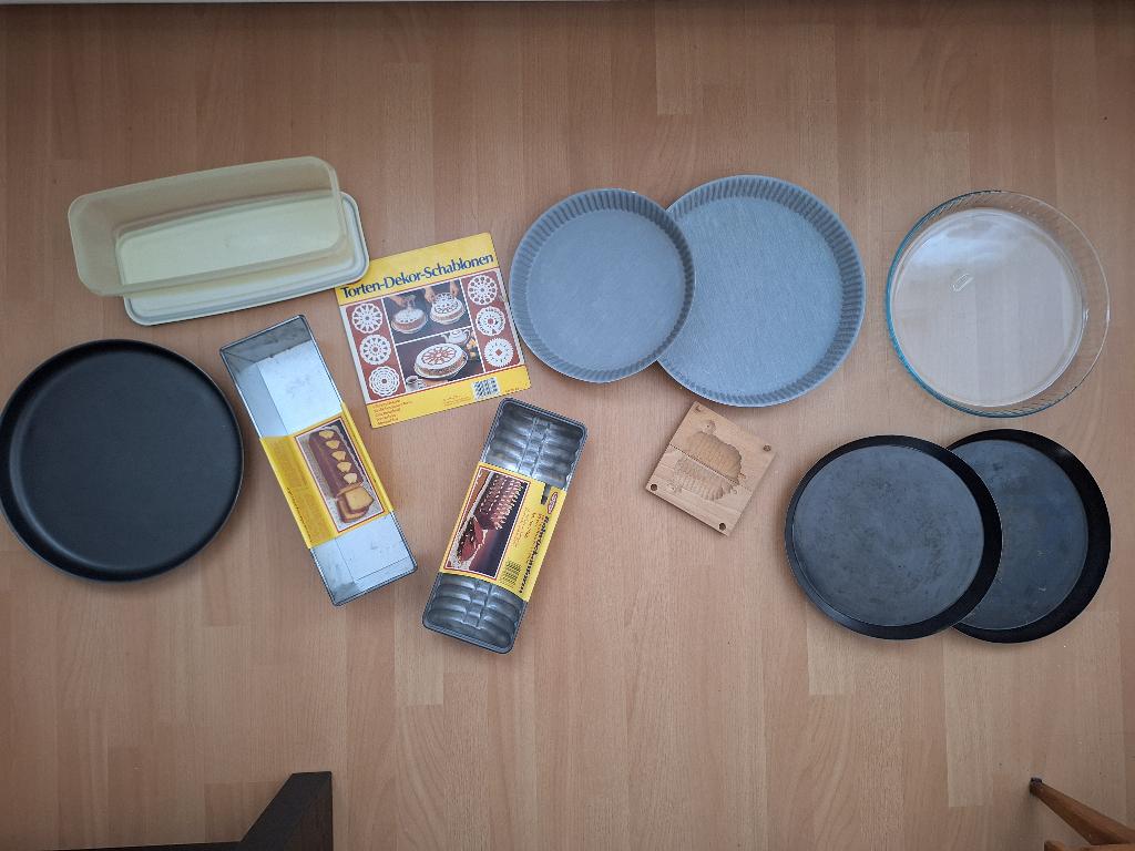 Diverse bakspullen te koop. VEEL NIEUW. Zie alle foto's, Ophalen of Verzenden, Nieuw, Taarten of Cupcakes, Bakvorm