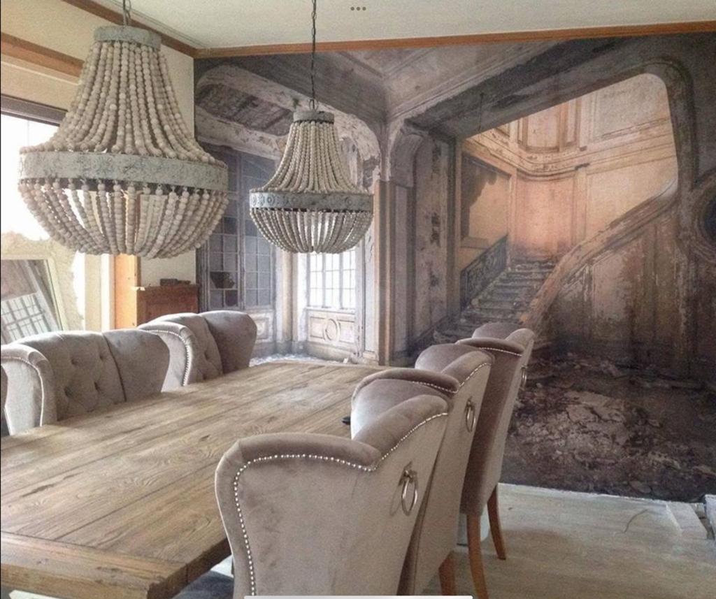 Te koop kloostertafel met zes stoelen, Ophalen, 75 m² of meer