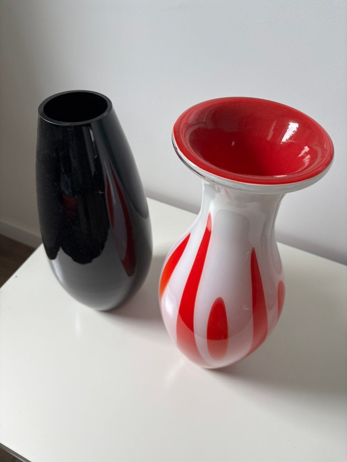 Vazen € 12,50 per stuk, Ophalen, Minder dan 50 cm, Rood, Glas