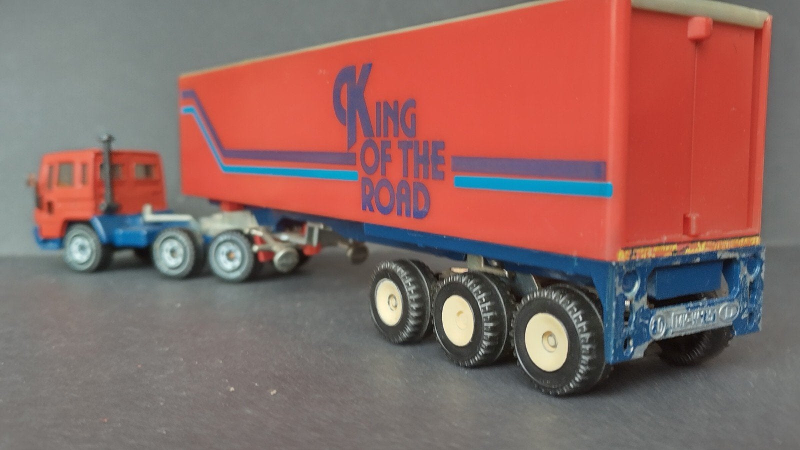 Volvo F7 king of the Road 1:55 Siku Pol, SIKU, Verzenden, Zo goed als nieuw, Bus of Vrachtwagen